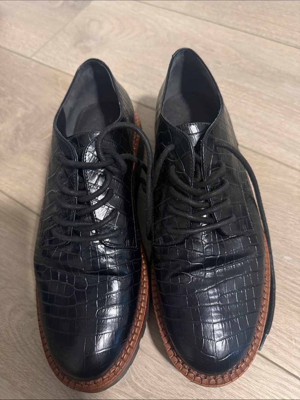 Vince Black Croc-Embossed Leather Lace-Up Oxfords with Brown Welt